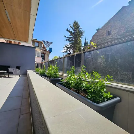 Sea Garden Luxury Apartament *