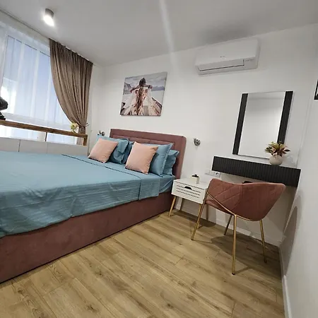 Sea Garden Luxury Apartment